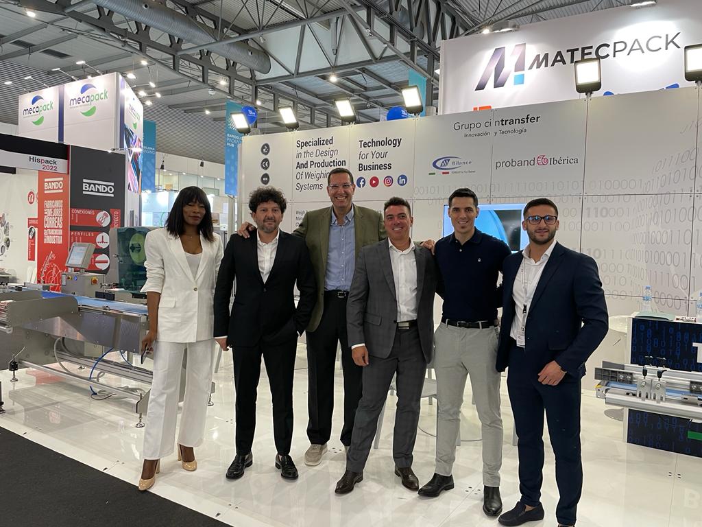Equipo de Cintransfer en una feria del sector